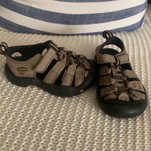 Keen waterproof sandals - Picture 2 of 3